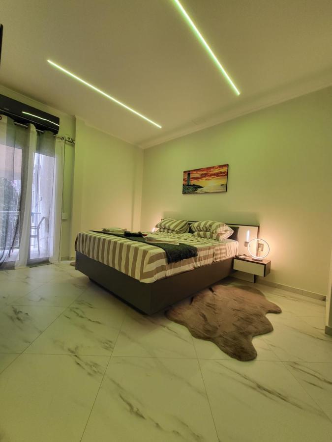 Romantic Deluxe Svite Wise Jacuzzi And Sauna Атина Екстериор снимка