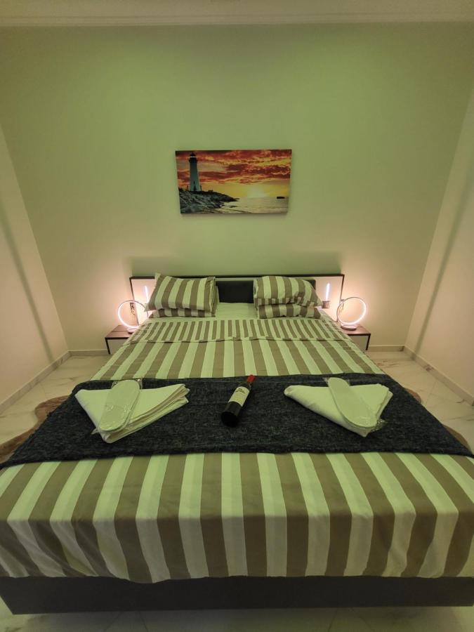 Romantic Deluxe Svite Wise Jacuzzi And Sauna Атина Екстериор снимка
