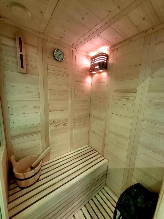 Romantic Deluxe Svite Wise Jacuzzi And Sauna Атина Екстериор снимка