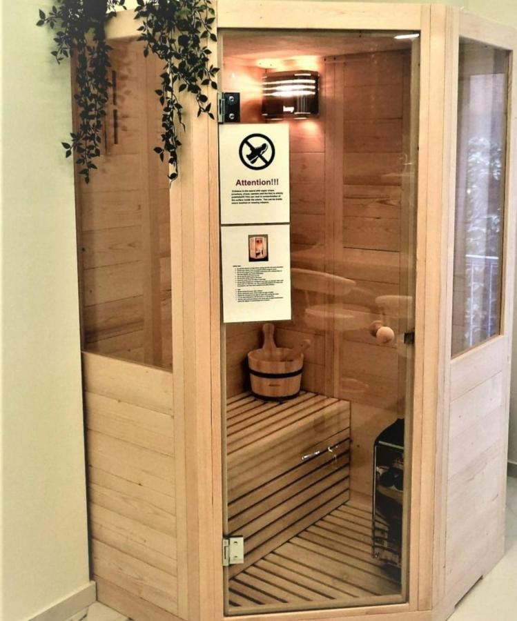 Romantic Deluxe Svite Wise Jacuzzi And Sauna Атина Екстериор снимка