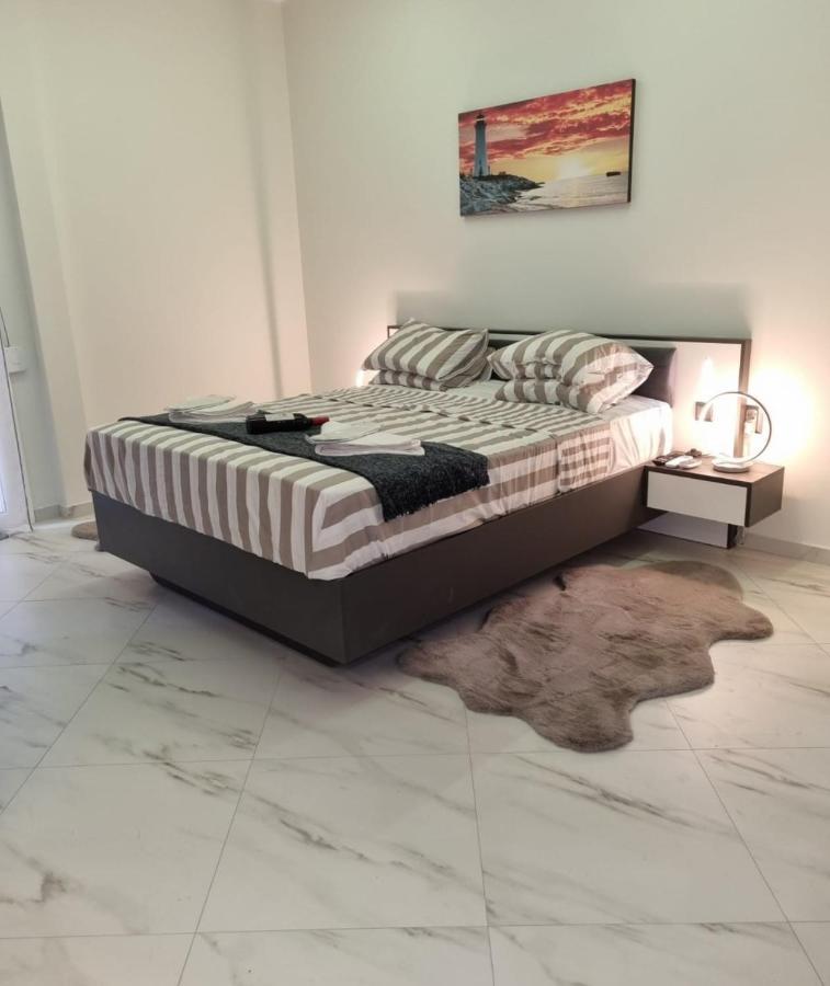 Romantic Deluxe Svite Wise Jacuzzi And Sauna Атина Екстериор снимка