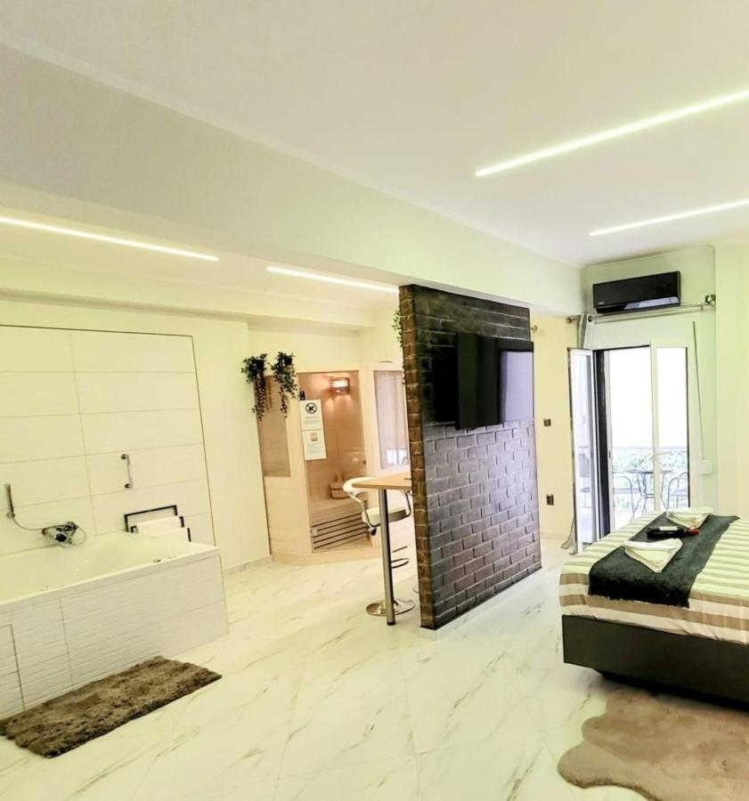 Romantic Deluxe Svite Wise Jacuzzi And Sauna Атина Екстериор снимка